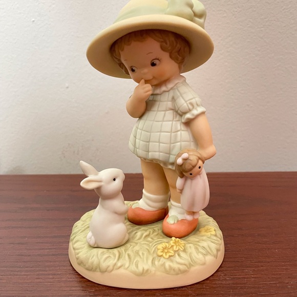 1992 Vintage Figurine from "Memories of Yesterday" Lucie Atwell Collection - Picture 1 of 3
